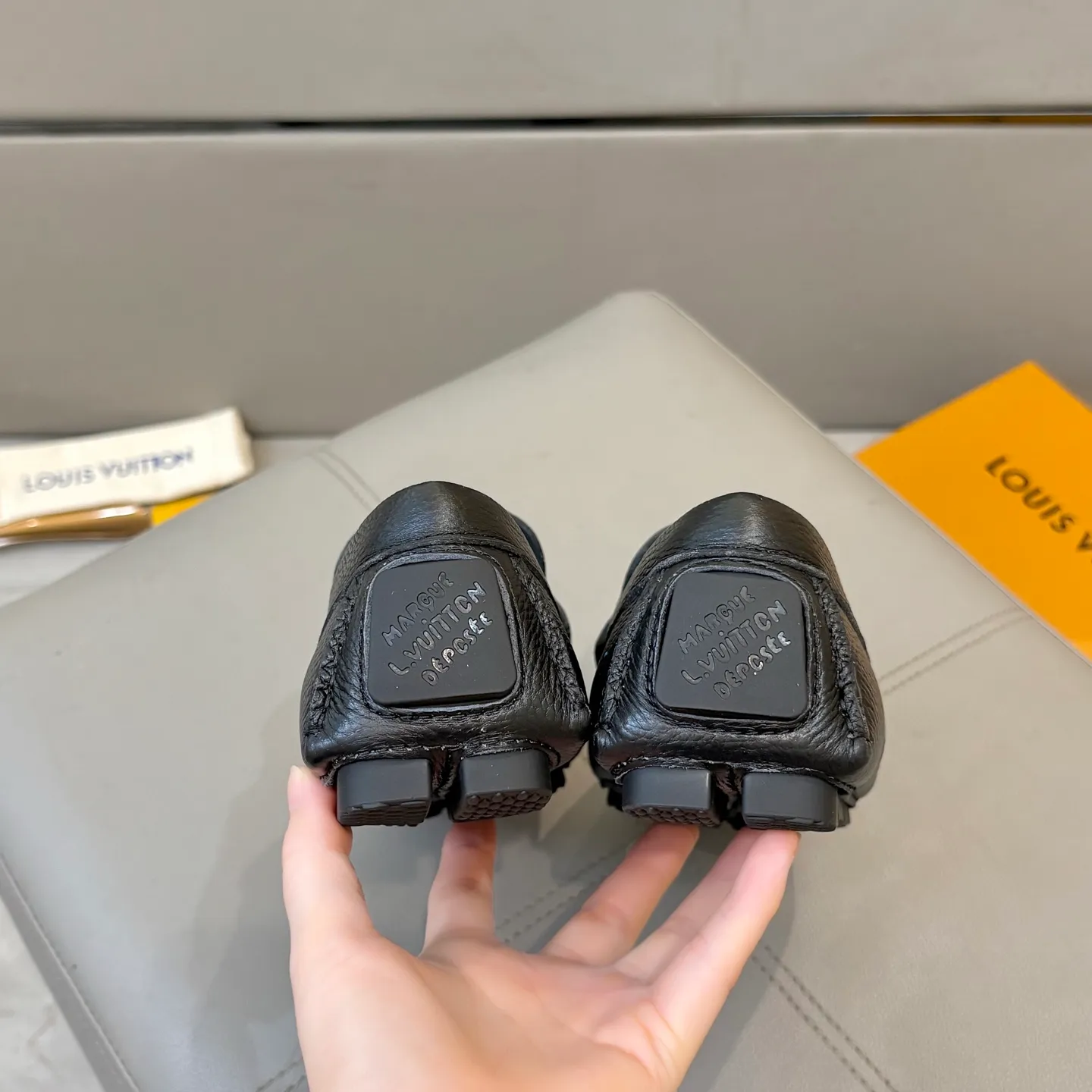 Factory price: 460💰LV men's beanie shoes 2025 official website synchronized <market top version> imported first-layer cowhide ➕ black cowhide original packaging. Size 38-45